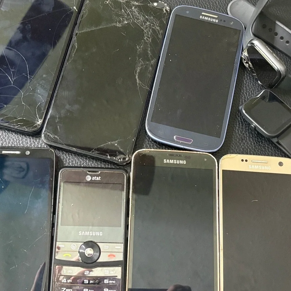 Smartphone and Smart Watch Repair Lot-Poor Condition